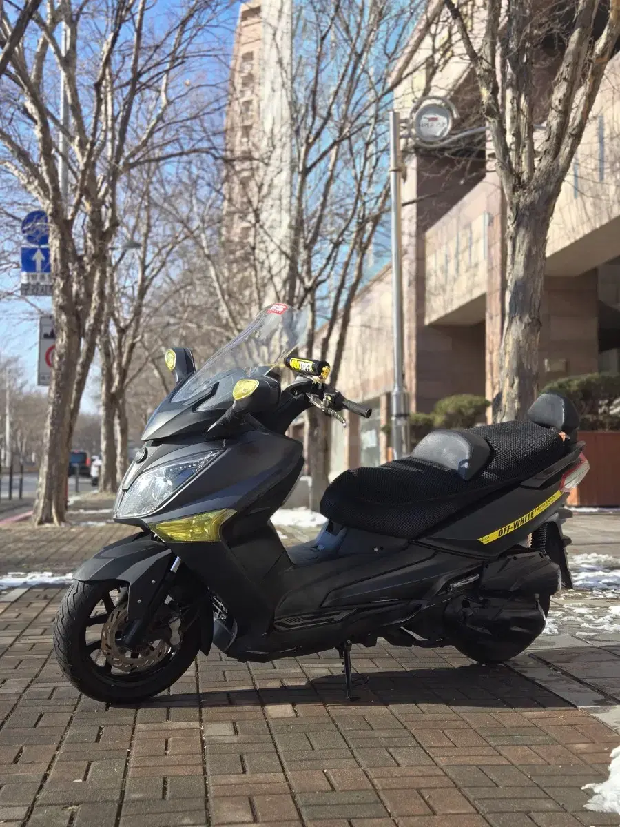 300cc 스쿠터 조이맥스300i abs(포르자.xmax)